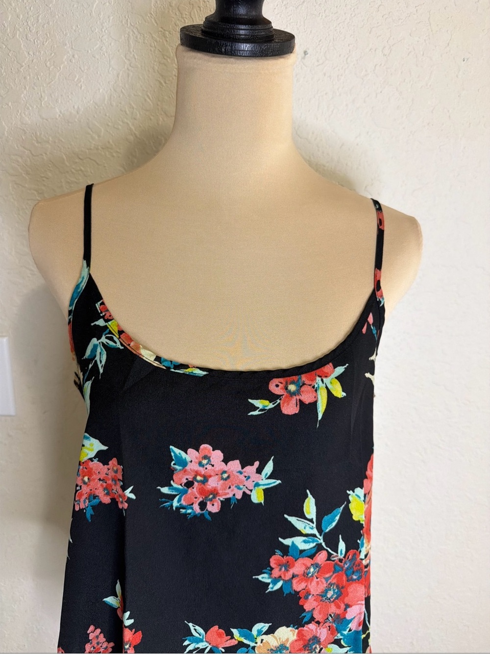 Ambiance Apparel Women’s Floral Open Back Tank/Top Black Size Small - Picture 2 of 7